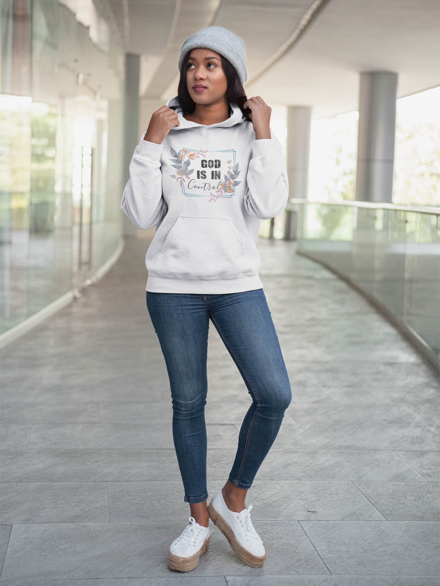 God is in Control – Christelijke Dames hoodie biokatoen