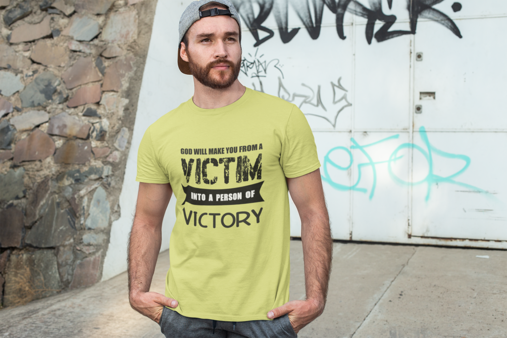 From Victim to Victory - Christelijk heren T-shirt