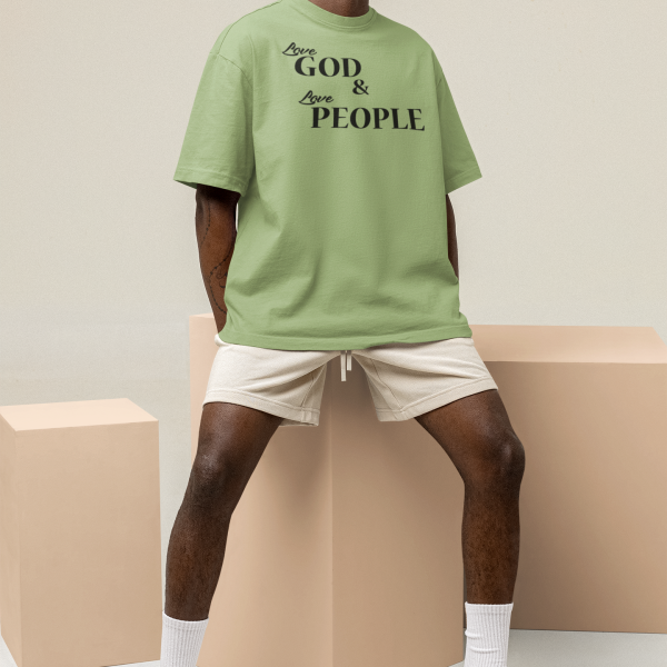 Love God, Love people – Christelijk heren T-shirt