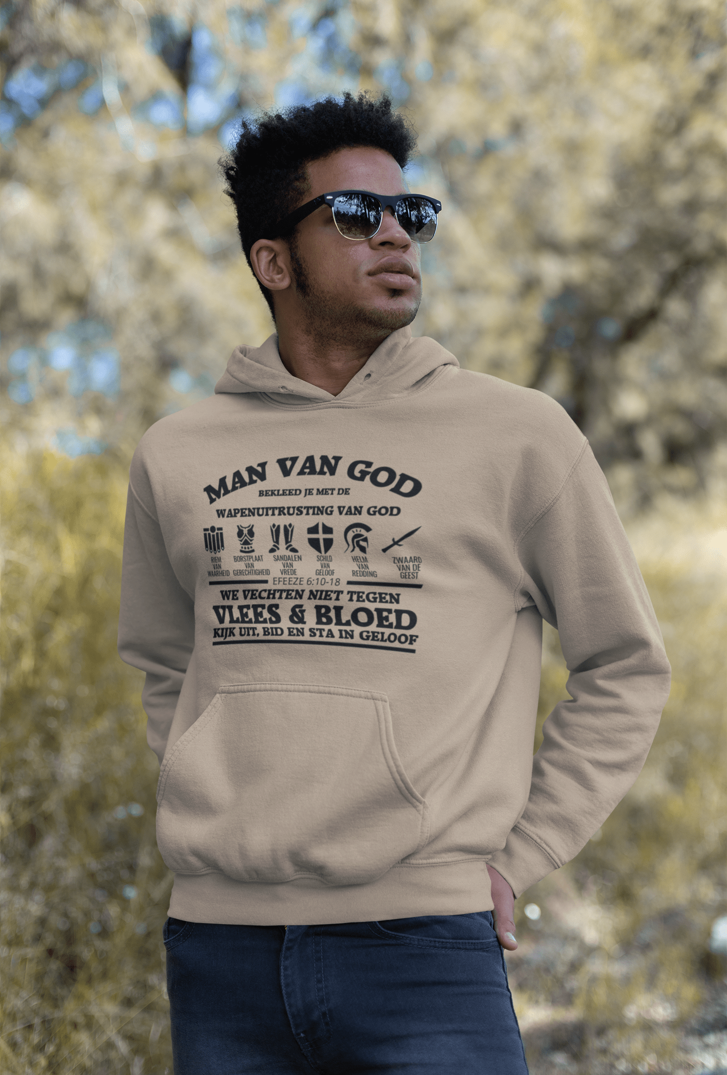 Christelijke heren hoodie! - Man van god trek de wapenuitrusting aan!