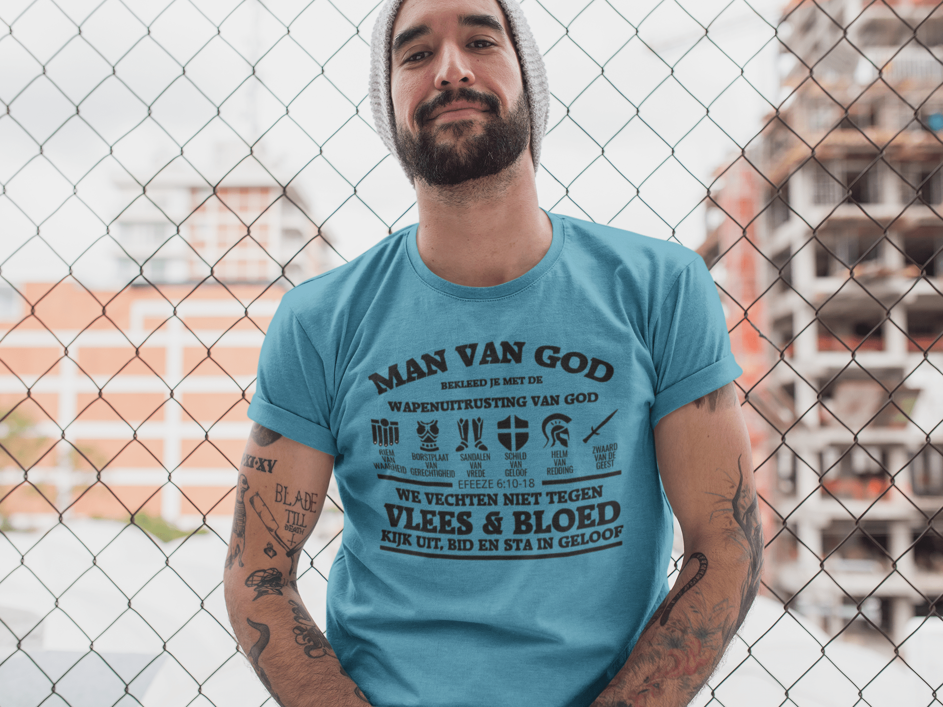 Man van God trek je wapenuitrusting aan - Christelijk heren T-shirt 