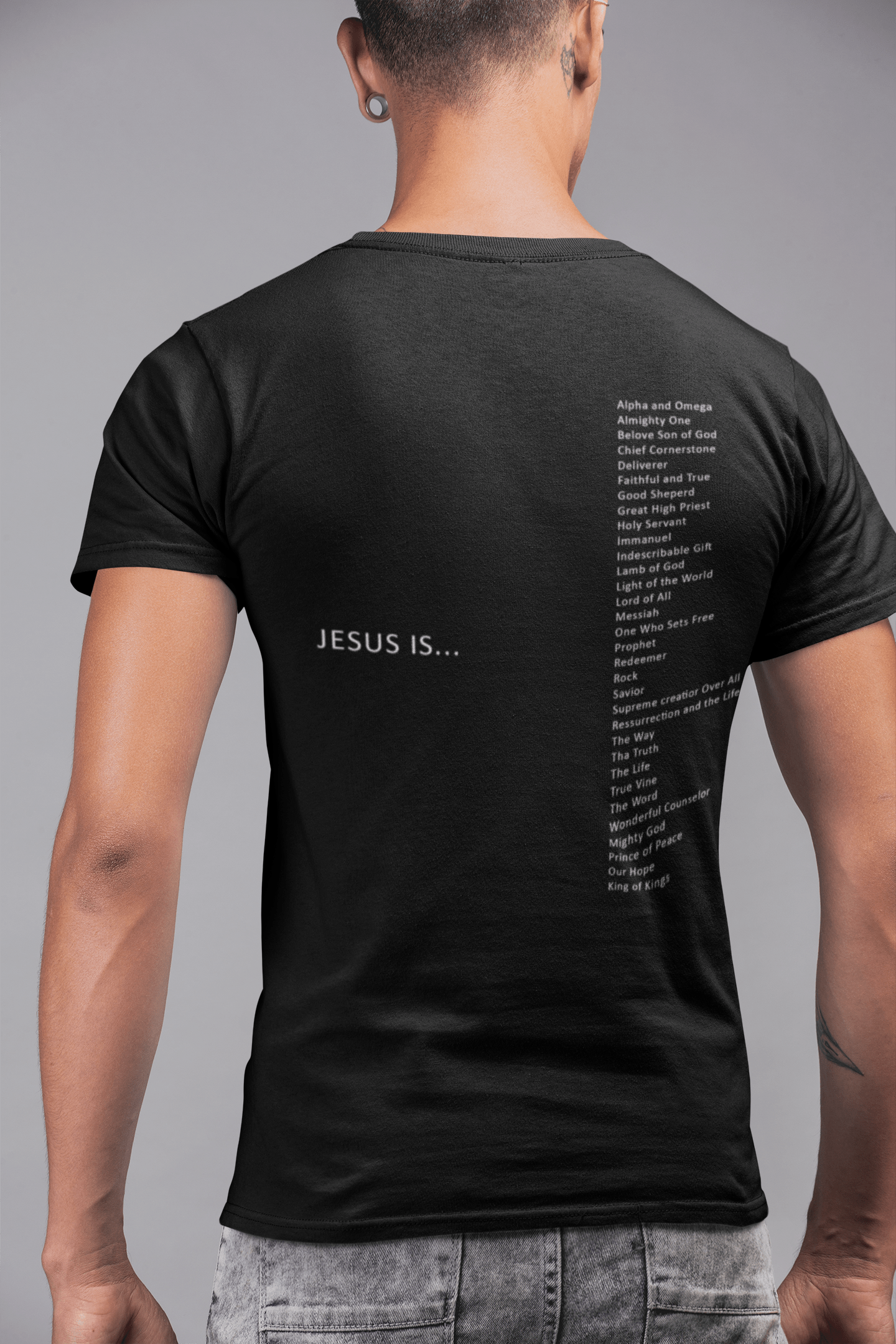 Jesus is - Christelijk heren T-shirt