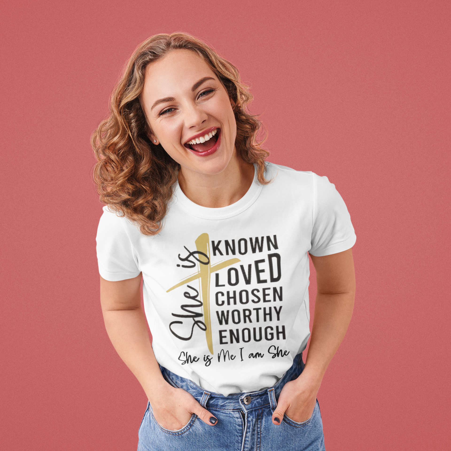 She is kmnow worthy chosen and enough - Christelijk Dames T-Shirt