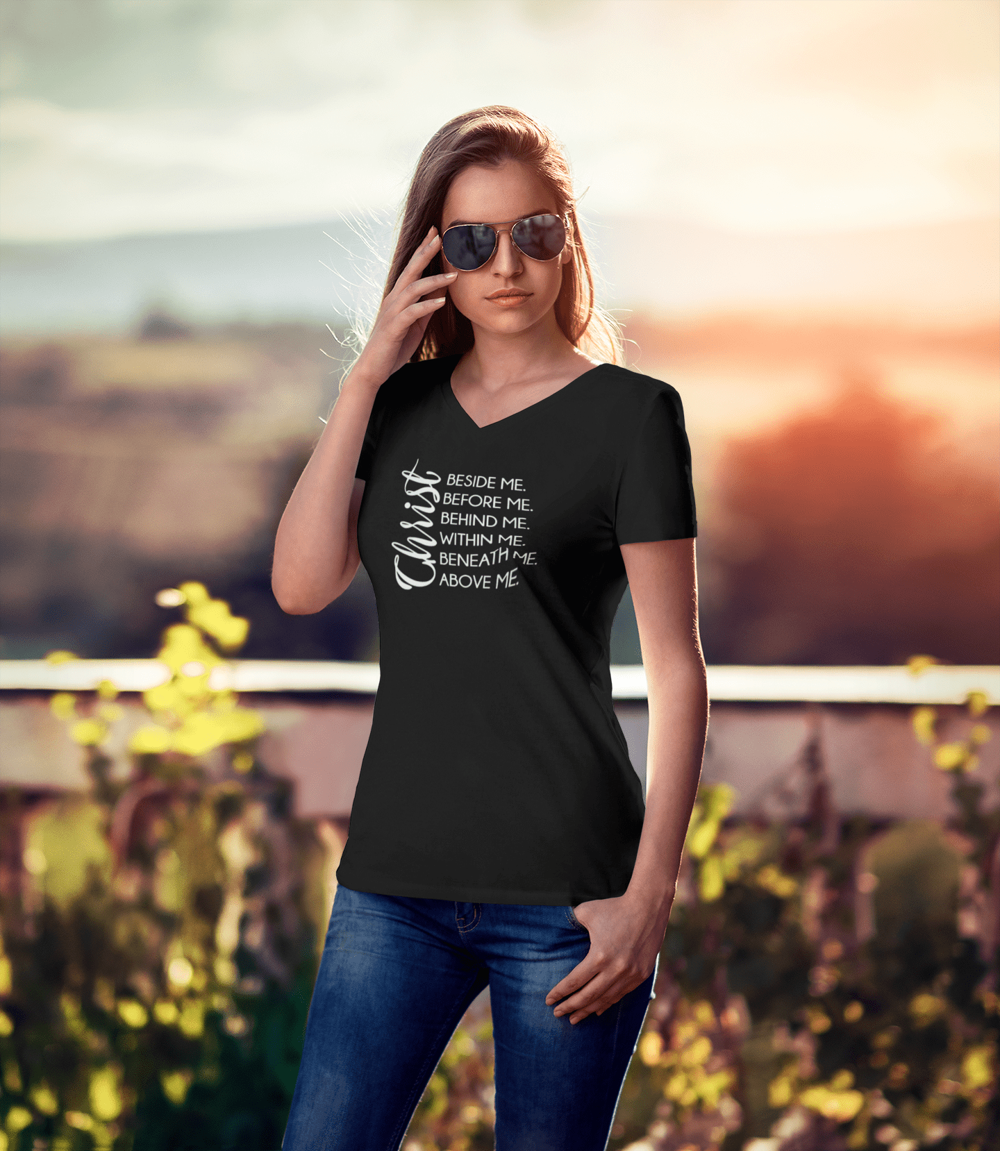 Christelijk dames V-hals shirt - Christ everywhere