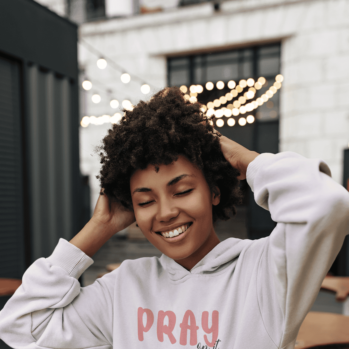 Pray on it, Pray over it, Pray Through it - Christelijke Dames Hoodie - 29 kleuren