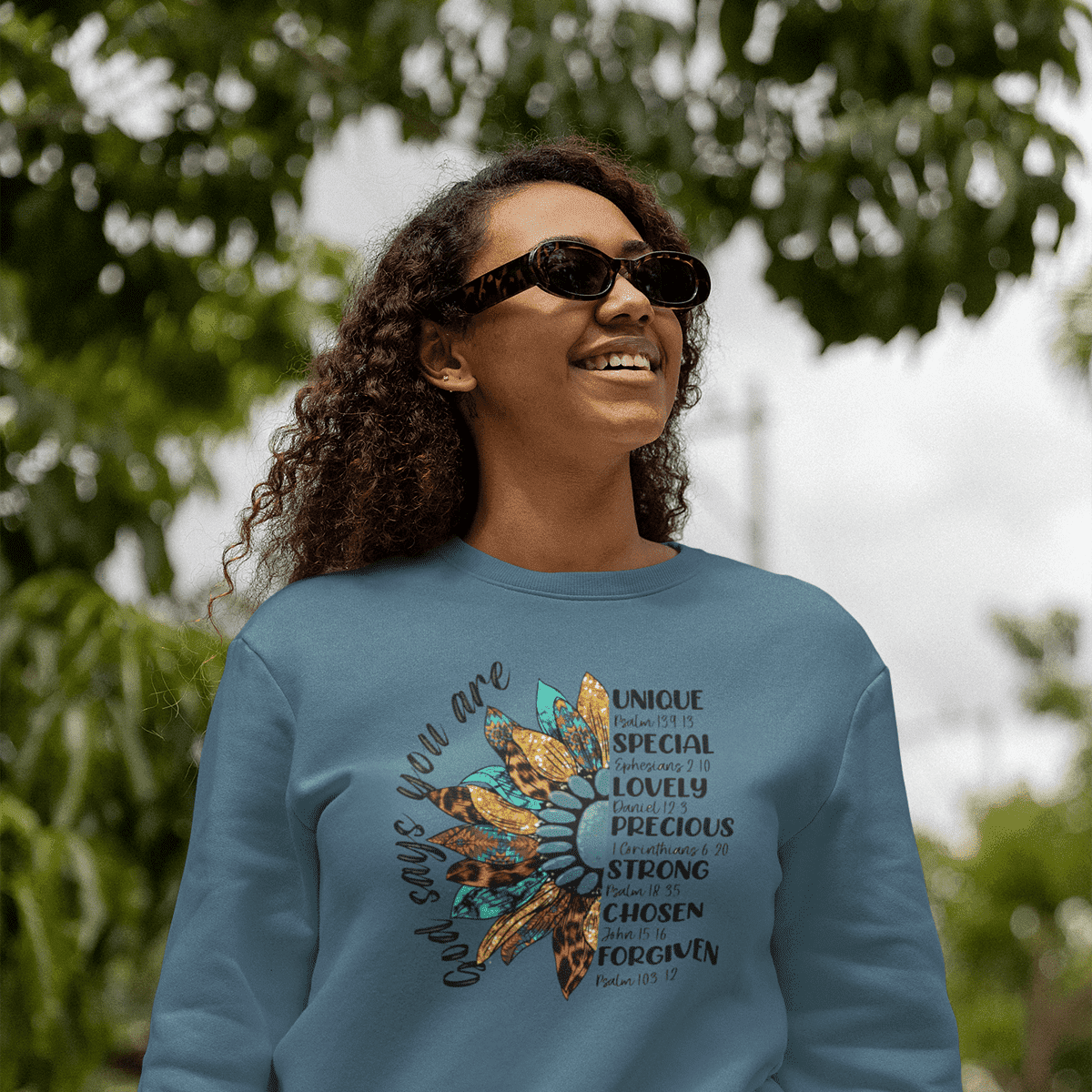 Christelijke Dames sweater - God says you are - 23 kleuren